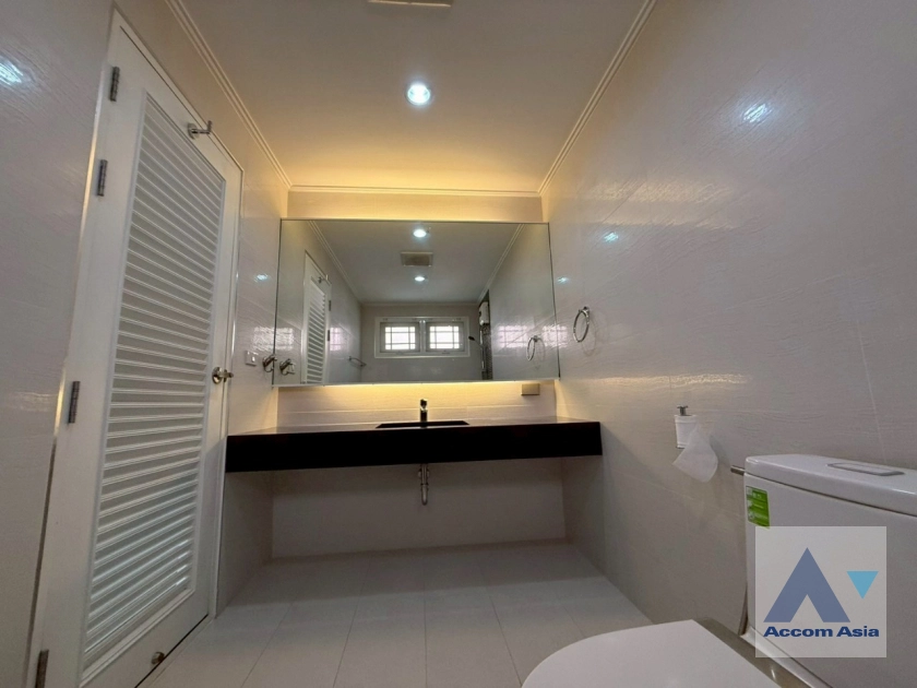 25  4 br House for rent and sale in Samutprakan ,Samutprakan BTS Bang Na at Lakeside Villa 1 AA43504