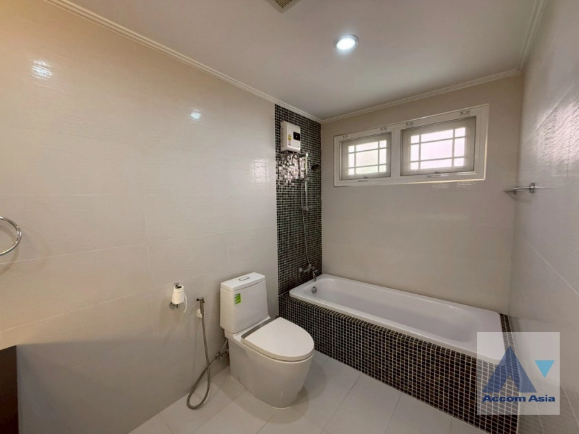 27  4 br House for rent and sale in Samutprakan ,Samutprakan BTS Bang Na at Lakeside Villa 1 AA43504