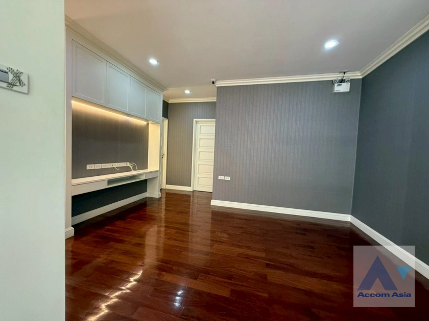 18  4 br House for rent and sale in Samutprakan ,Samutprakan BTS Bang Na at Lakeside Villa 1 AA43504