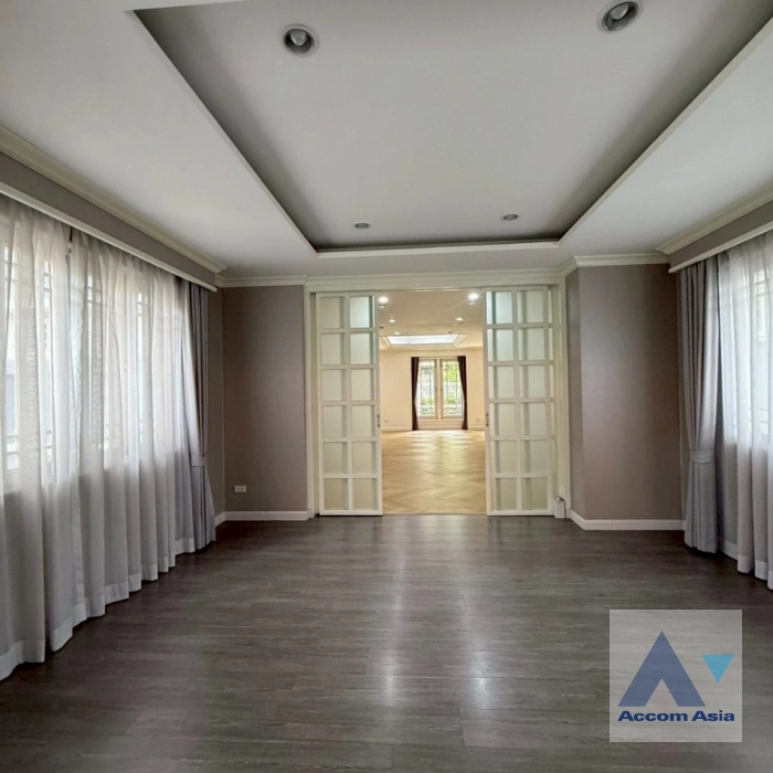 5  4 br House for rent and sale in Samutprakan ,Samutprakan BTS Bang Na at Lakeside Villa 1 AA43504