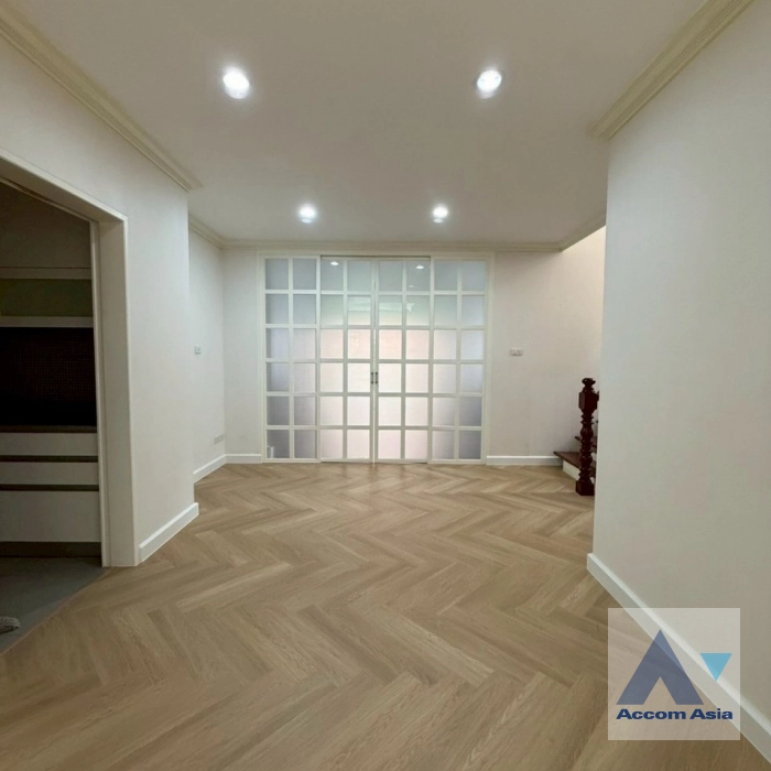 7  4 br House for rent and sale in Samutprakan ,Samutprakan BTS Bang Na at Lakeside Villa 1 AA43504