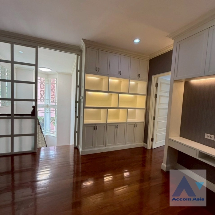 17  4 br House for rent and sale in Samutprakan ,Samutprakan BTS Bang Na at Lakeside Villa 1 AA43504