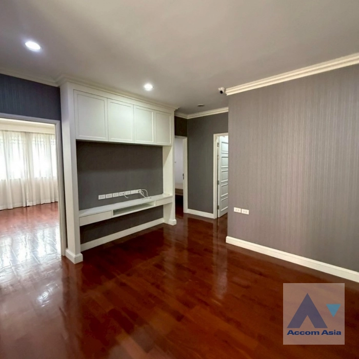 19  4 br House for rent and sale in Samutprakan ,Samutprakan BTS Bang Na at Lakeside Villa 1 AA43504