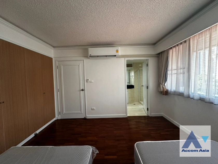 22  3 br Apartment for rent and sale in Ploenchit ,Bangkok BTS Ratchadamri at High rise and Peaceful AA43509