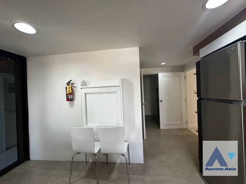 14  3 br Apartment for rent and sale in Ploenchit ,Bangkok BTS Ratchadamri at High rise and Peaceful AA43509