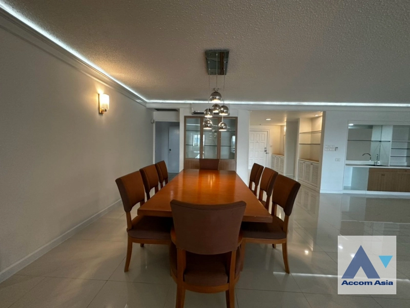 11  3 br Apartment for rent and sale in Ploenchit ,Bangkok BTS Ratchadamri at High rise and Peaceful AA43509