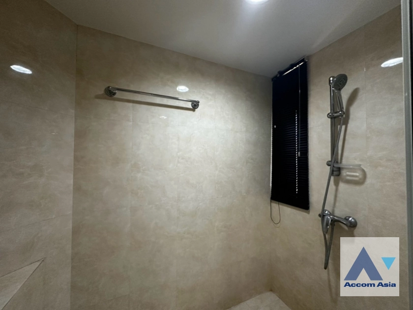 27  3 br Apartment for rent and sale in Ploenchit ,Bangkok BTS Ratchadamri at High rise and Peaceful AA43509