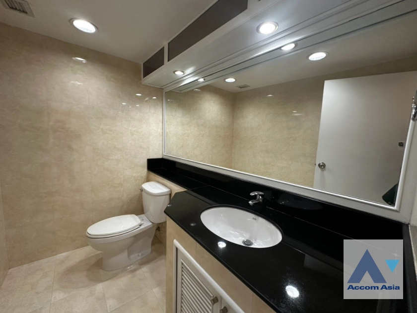 23  3 br Apartment for rent and sale in Ploenchit ,Bangkok BTS Ratchadamri at High rise and Peaceful AA43509