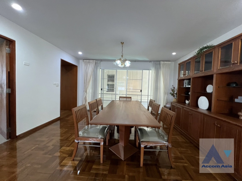 9  3 br Apartment for rent and sale in Ploenchit ,Bangkok BTS Ratchadamri at High rise and Peaceful AA43509