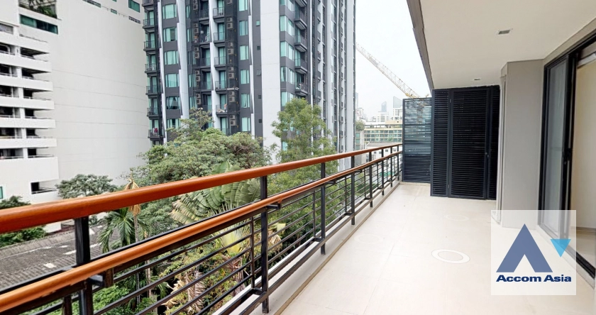 unit 3 Bedrooms  Apartment For Rent in Sukhumvit, Bangkok  near BTS Asok - MRT Sukhumvit (AA43512)