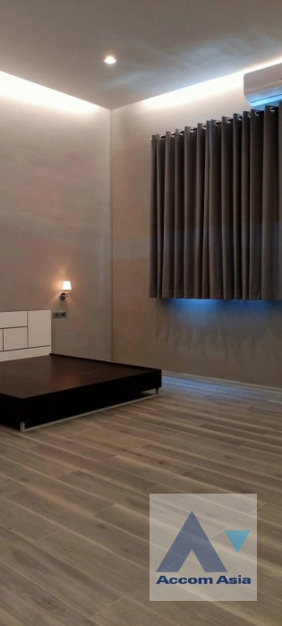  Modern Interiors Apartment  2 Bedroom for Rent BTS Ekkamai in Sukhumvit Bangkok