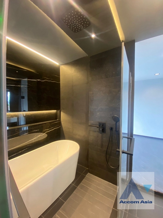 10  3 br House For Sale in Ratchadaphisek ,Bangkok MRT Ratchadaphisek at L SCAPE Ratchada 20 AA43530