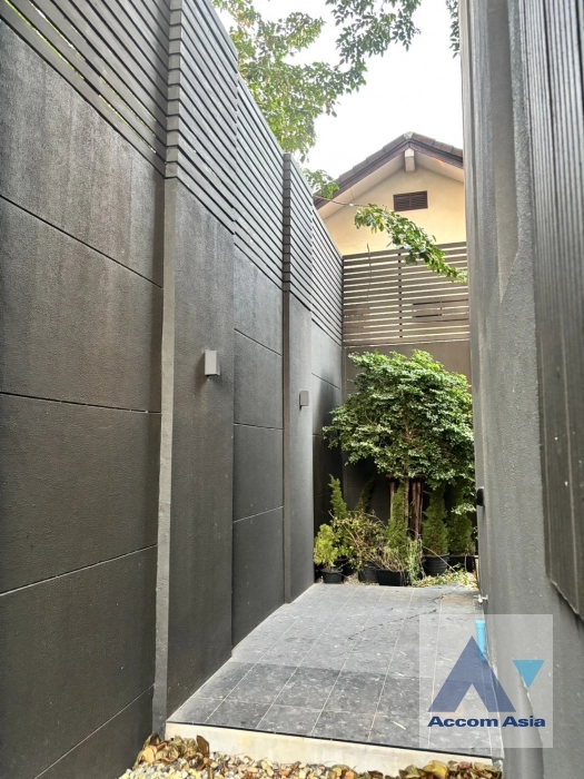 15  3 br House For Sale in Ratchadaphisek ,Bangkok MRT Ratchadaphisek at L SCAPE Ratchada 20 AA43530