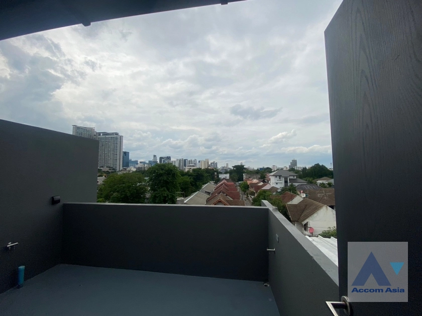 9  3 br House For Sale in Ratchadaphisek ,Bangkok MRT Ratchadaphisek at L SCAPE Ratchada 20 AA43530