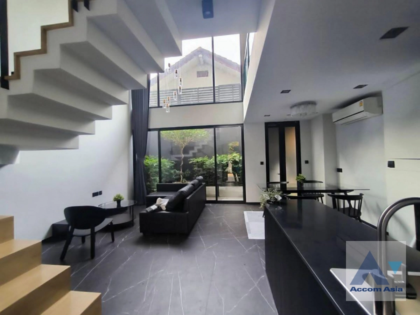  2  3 br House for rent and sale in Ratchadaphisek ,Bangkok MRT Ratchadaphisek at L SCAPE Ratchada 20 AA43531
