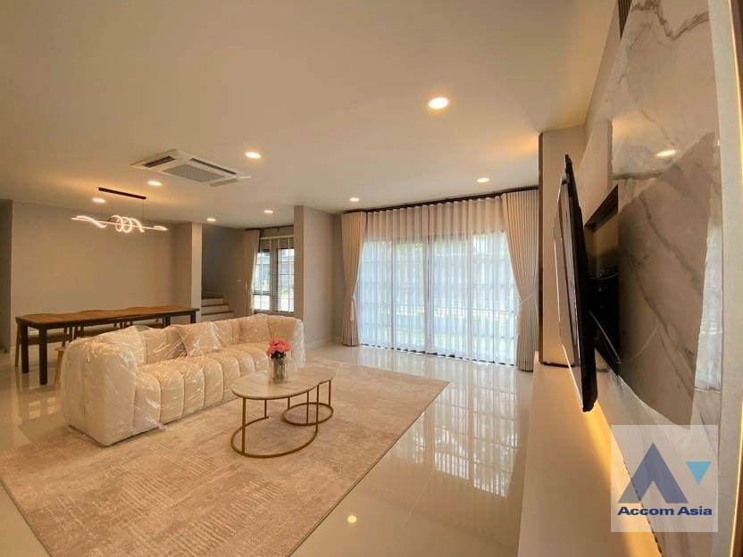  1  5 br House For Rent in Samutprakan ,Samutprakan  at Centro Bangna AA43533