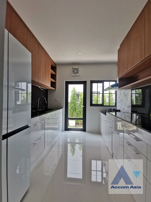 5  5 br House For Rent in Samutprakan ,Samutprakan  at Centro Bangna AA43533