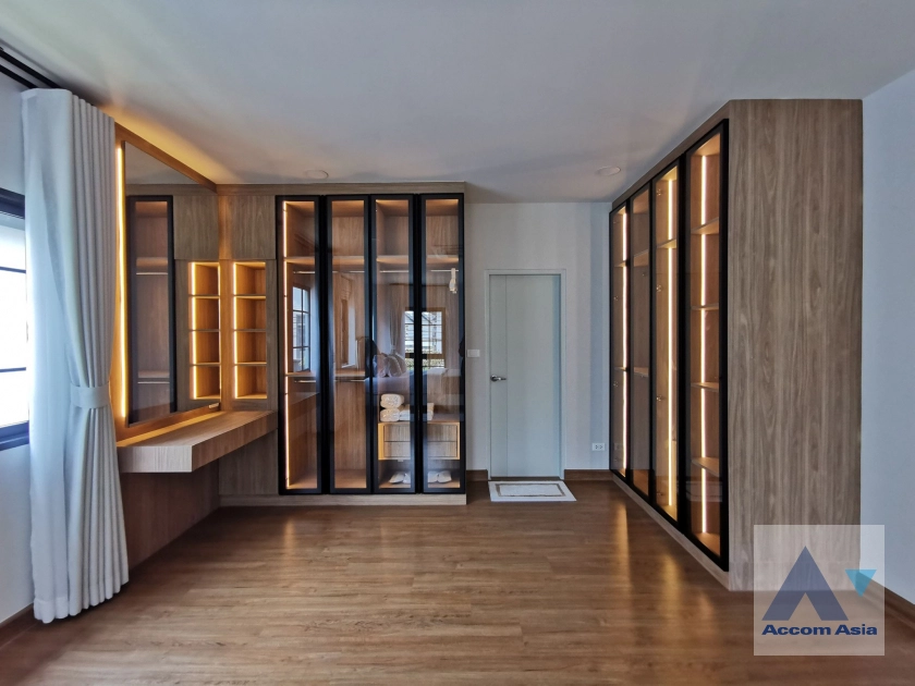 8  5 br House For Rent in Samutprakan ,Samutprakan  at Centro Bangna AA43533