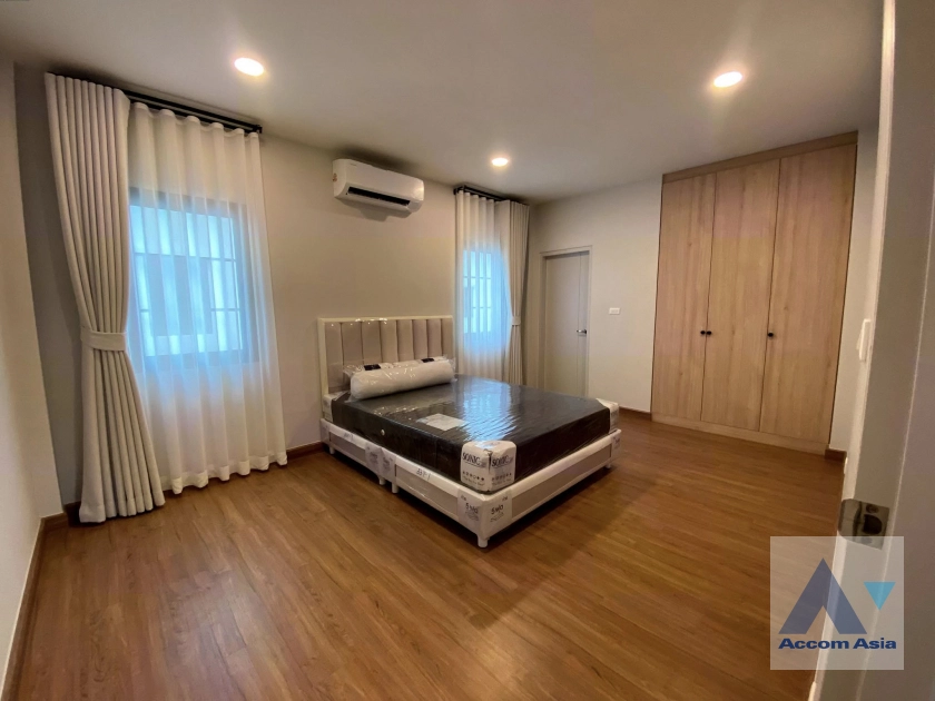 10  5 br House For Rent in Samutprakan ,Samutprakan  at Centro Bangna AA43533