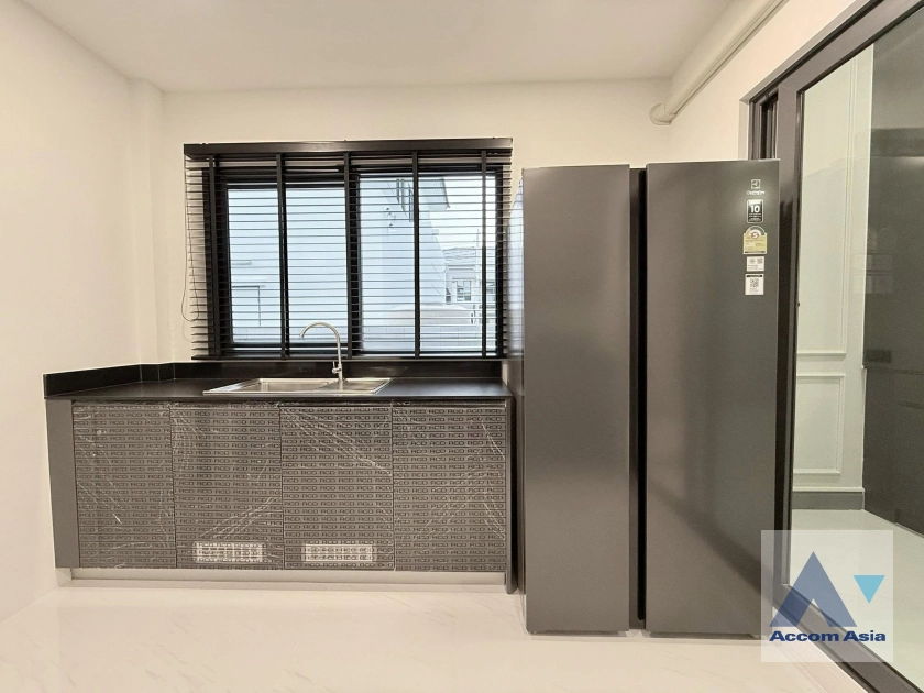 8  5 br House For Rent in Samutprakan ,Samutprakan BTS Bang Na at The City Bangna AA43537