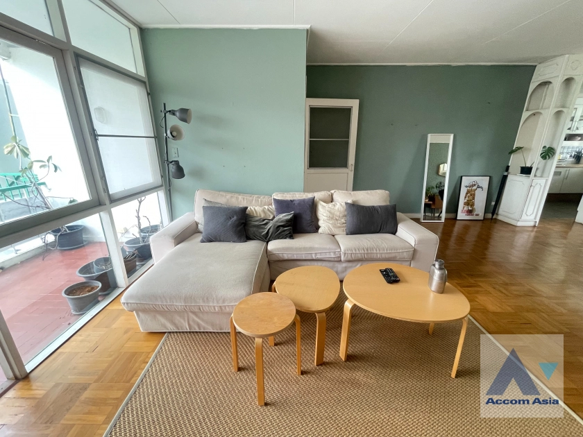 unit 4 Bedrooms  Apartment For Rent in Sukhumvit, Bangkok  near BTS Thong Lo (AA43538)