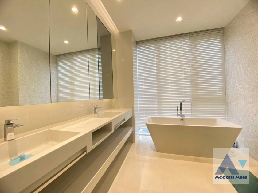 16  2 br Condominium For Rent in Sukhumvit ,Bangkok BTS Phrom Phong at Vittorio Sukhumvit 39 AA43540