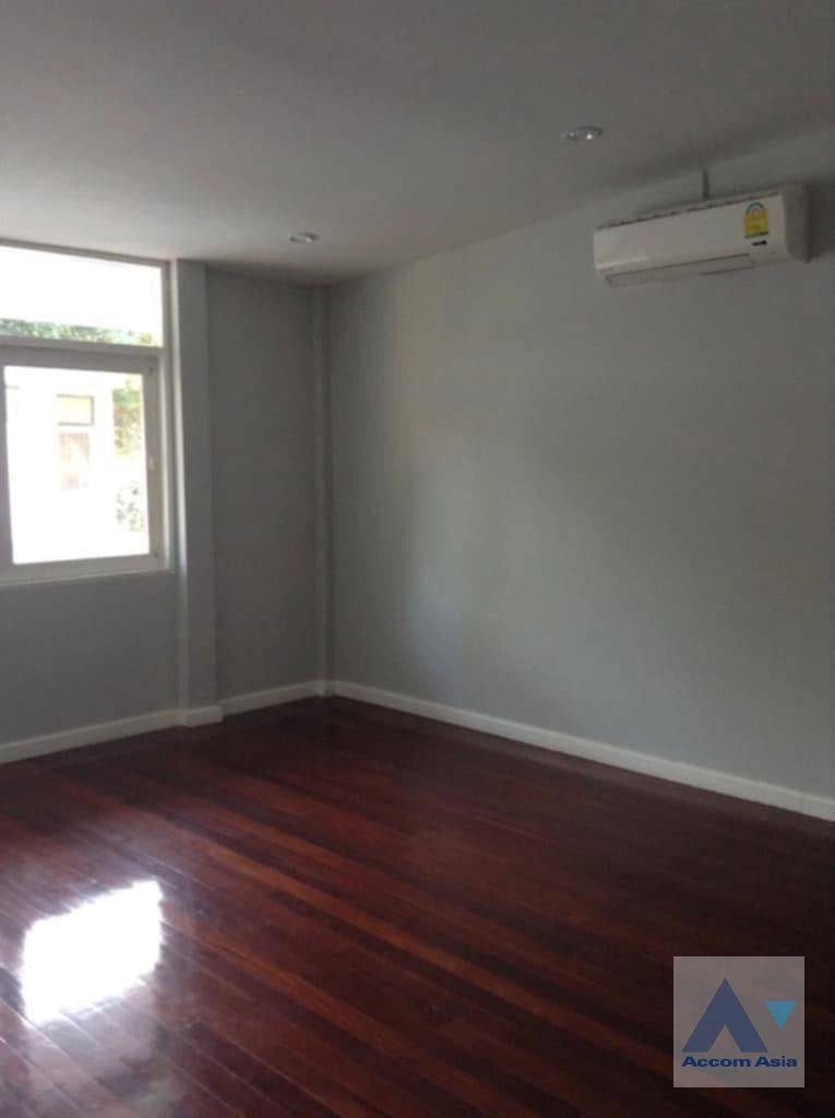  1  3 br House For Rent in Sukhumvit ,Bangkok BTS Ekkamai AA43541