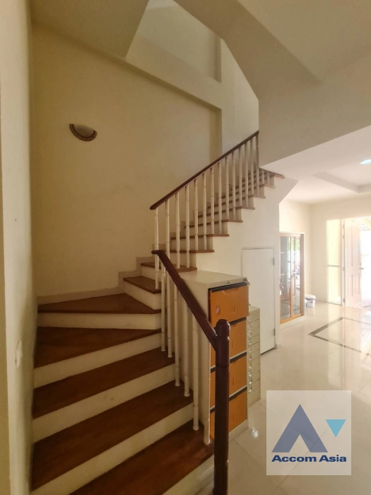  1  3 br House for rent and sale in Pattanakarn ,Bangkok ARL Hua Mak at House AA43544