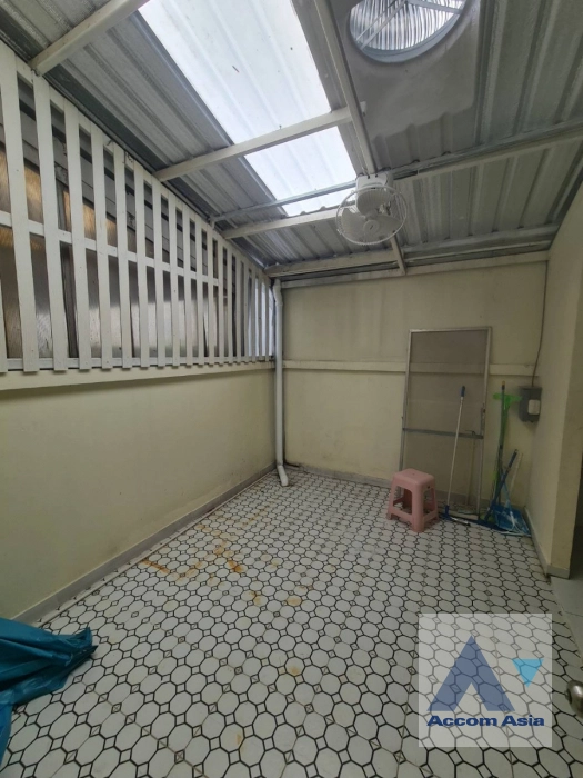 18  3 br House for rent and sale in Pattanakarn ,Bangkok ARL Hua Mak at House AA43544