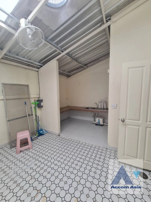 19  3 br House for rent and sale in Pattanakarn ,Bangkok ARL Hua Mak at House AA43544