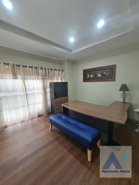 9  3 br House for rent and sale in Pattanakarn ,Bangkok ARL Hua Mak at House AA43544