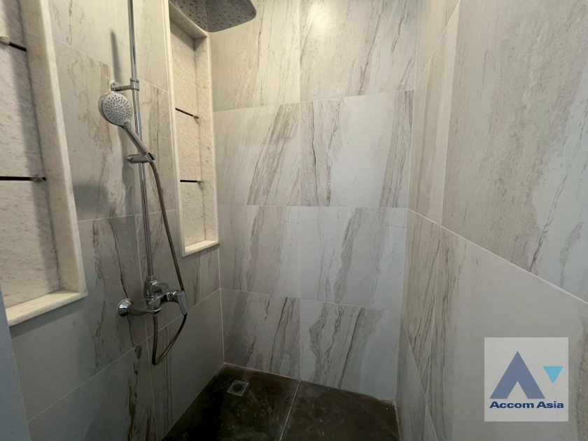 19  4 br Townhouse For Rent in Sukhumvit ,Bangkok BTS Phrom Phong at KLANG Nivas AA43546