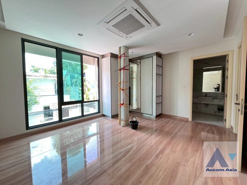 11  4 br Townhouse For Rent in Sukhumvit ,Bangkok BTS Phrom Phong at KLANG Nivas AA43546