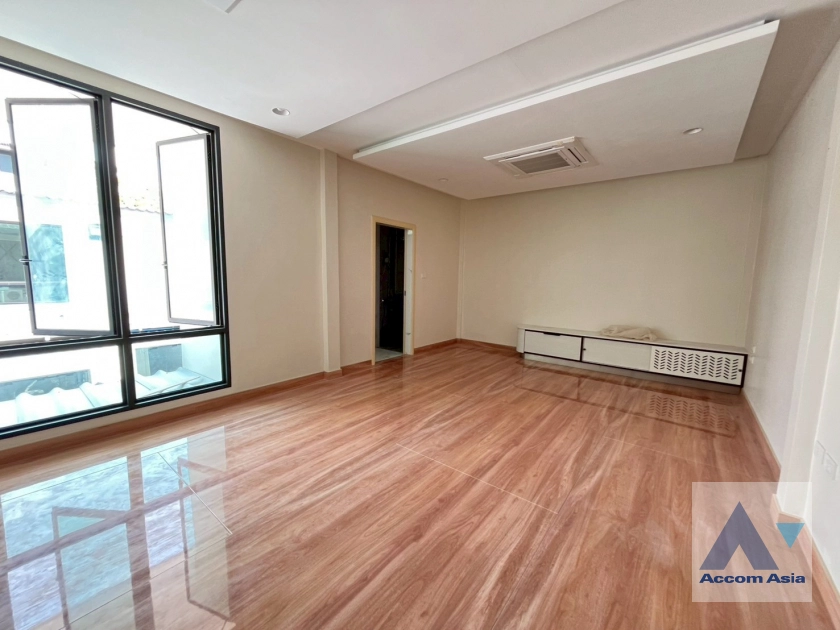 13  4 br Townhouse For Rent in Sukhumvit ,Bangkok BTS Phrom Phong at KLANG Nivas AA43546