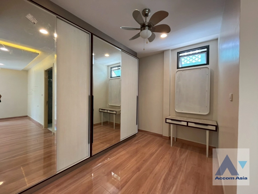 9  4 br Townhouse For Rent in Sukhumvit ,Bangkok BTS Phrom Phong at KLANG Nivas AA43546