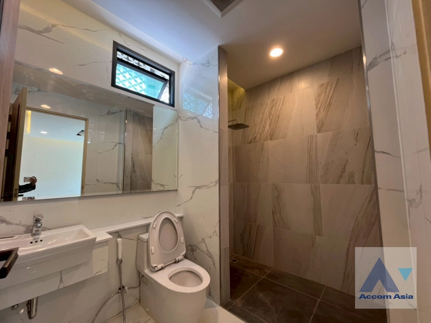 17  4 br Townhouse For Rent in Sukhumvit ,Bangkok BTS Phrom Phong at KLANG Nivas AA43546