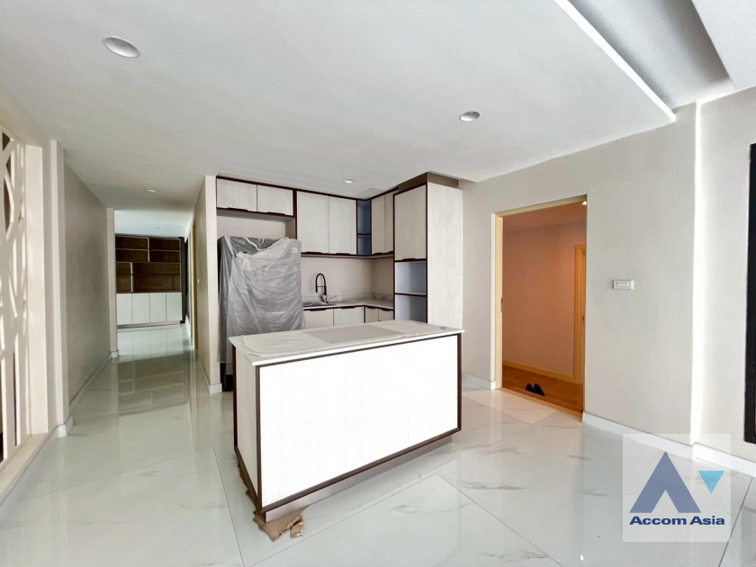 4  4 br Townhouse For Rent in Sukhumvit ,Bangkok BTS Phrom Phong at KLANG Nivas AA43546