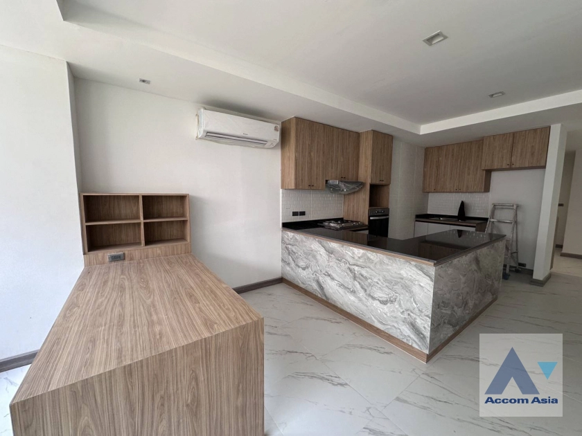 unitPet friendly |  2 Bedrooms  Apartment For Rent & Sale in Sukhumvit, Bangkok  near BTS Nana - MRT Sukhumvit (AA43549)