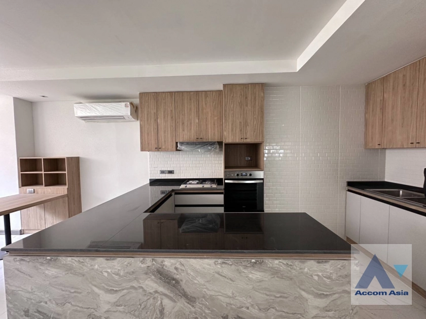 unitPet friendly |  2 Bedrooms  Apartment For Rent & Sale in Sukhumvit, Bangkok  near BTS Nana - MRT Sukhumvit (AA43549)