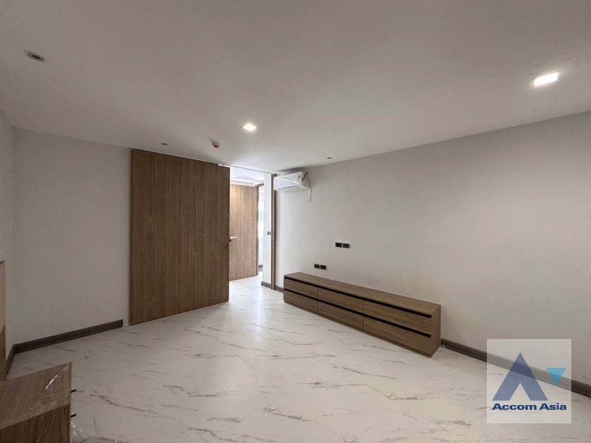 unitPet friendly |  2 Bedrooms  Apartment For Rent & Sale in Sukhumvit, Bangkok  near BTS Nana - MRT Sukhumvit (AA43549)