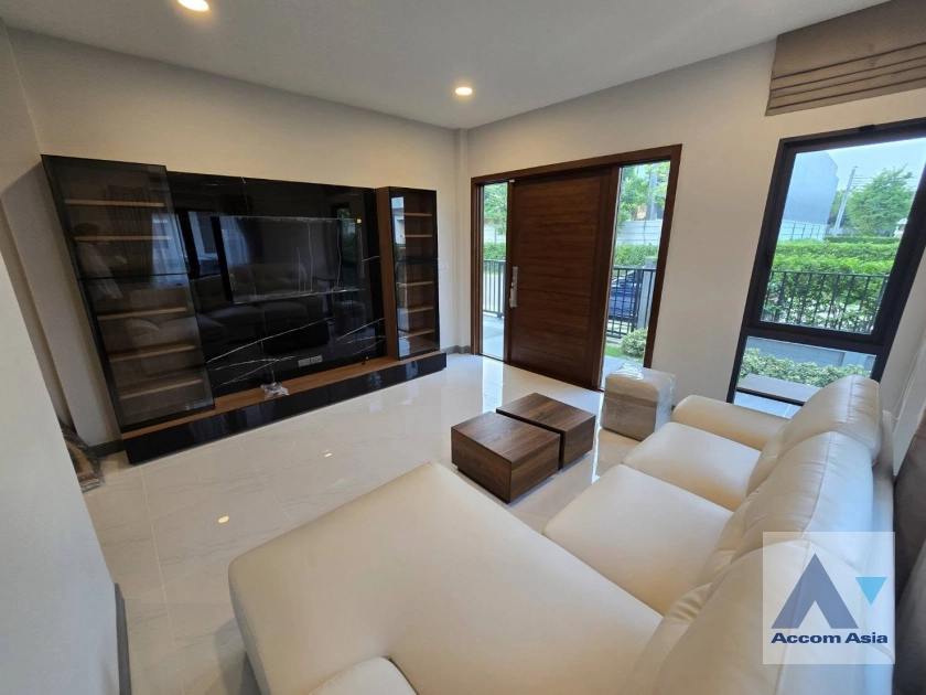  1  4 br House for rent and sale in Samutprakan ,Samutprakan BTS Bang Na at The City Bangna AA43552