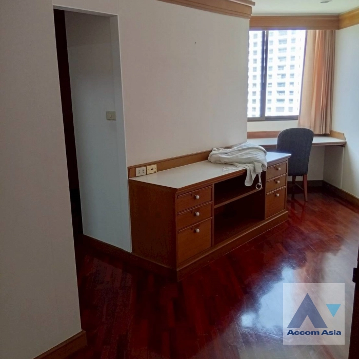 8  3 br Apartment For Rent in Sukhumvit ,Bangkok BTS Nana at Contemporary Lifestyle AA43562