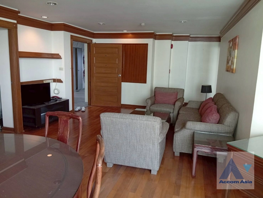 unit 3 Bedrooms  Apartment For Rent in Sukhumvit, Bangkok  near BTS Nana (AA43565)