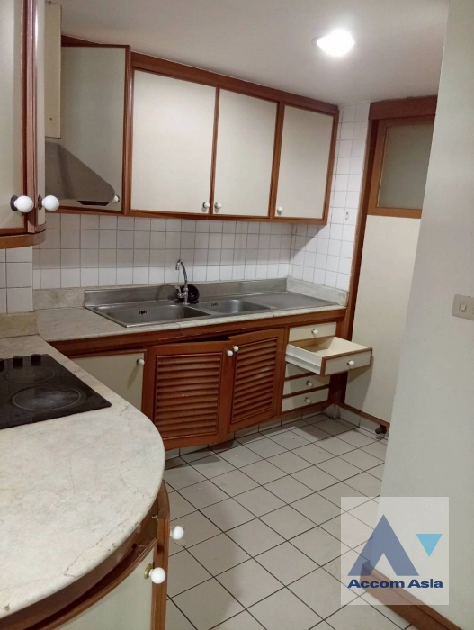 unit 3 Bedrooms  Apartment For Rent in Sukhumvit, Bangkok  near BTS Nana (AA43565)