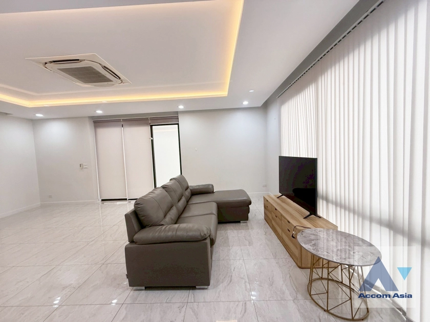 5  5 br House For Rent in Sukhumvit ,Bangkok BTS Thong Lo AA43569