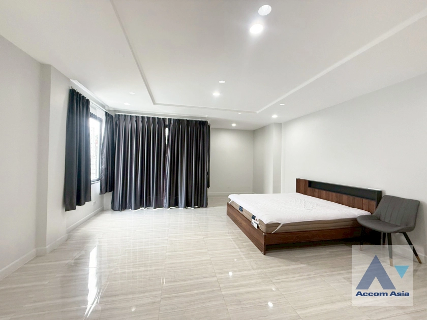 9  5 br House For Rent in Sukhumvit ,Bangkok BTS Thong Lo AA43569