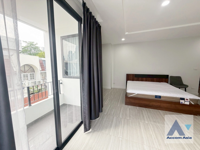 11  5 br House For Rent in Sukhumvit ,Bangkok BTS Thong Lo AA43569