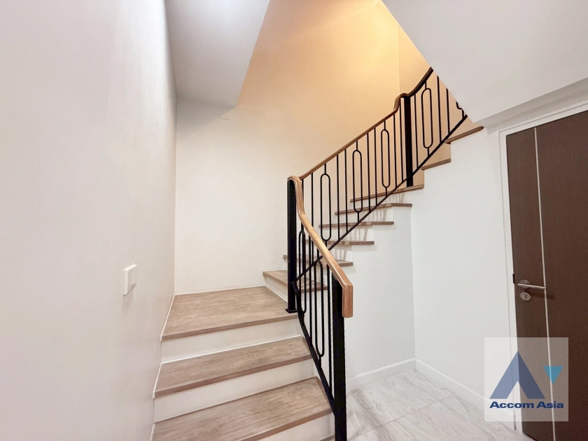 8  5 br House For Rent in Sukhumvit ,Bangkok BTS Thong Lo AA43569