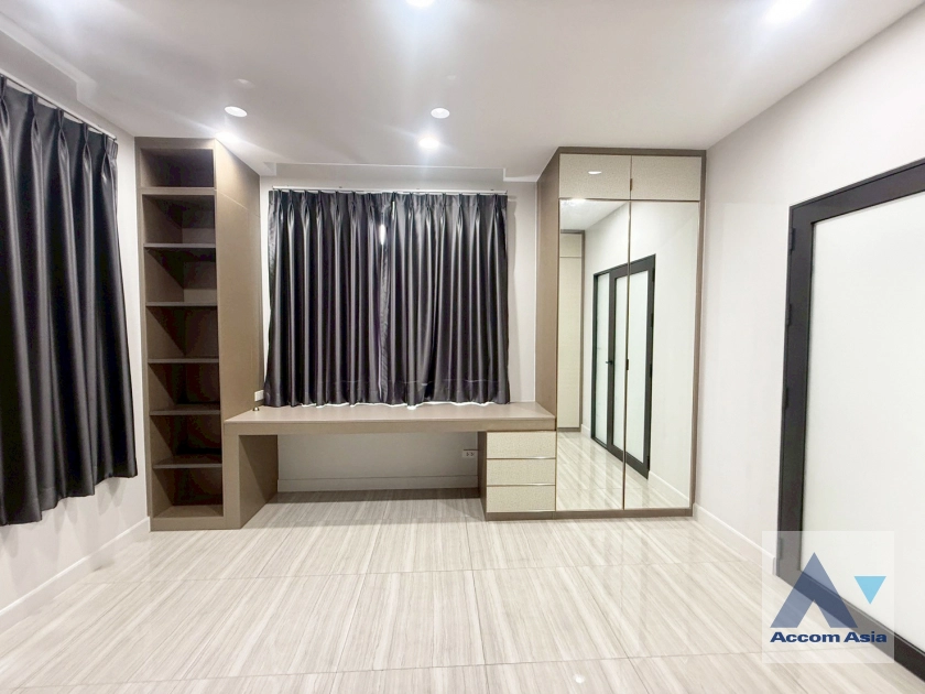 13  5 br House For Rent in Sukhumvit ,Bangkok BTS Thong Lo AA43569