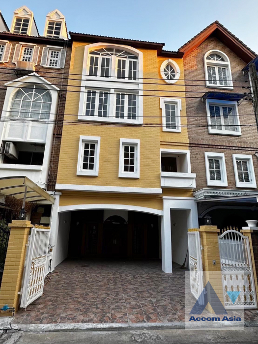 Townhouse For Rent & Sale in Yen Akat, Bangkok Code AA43570